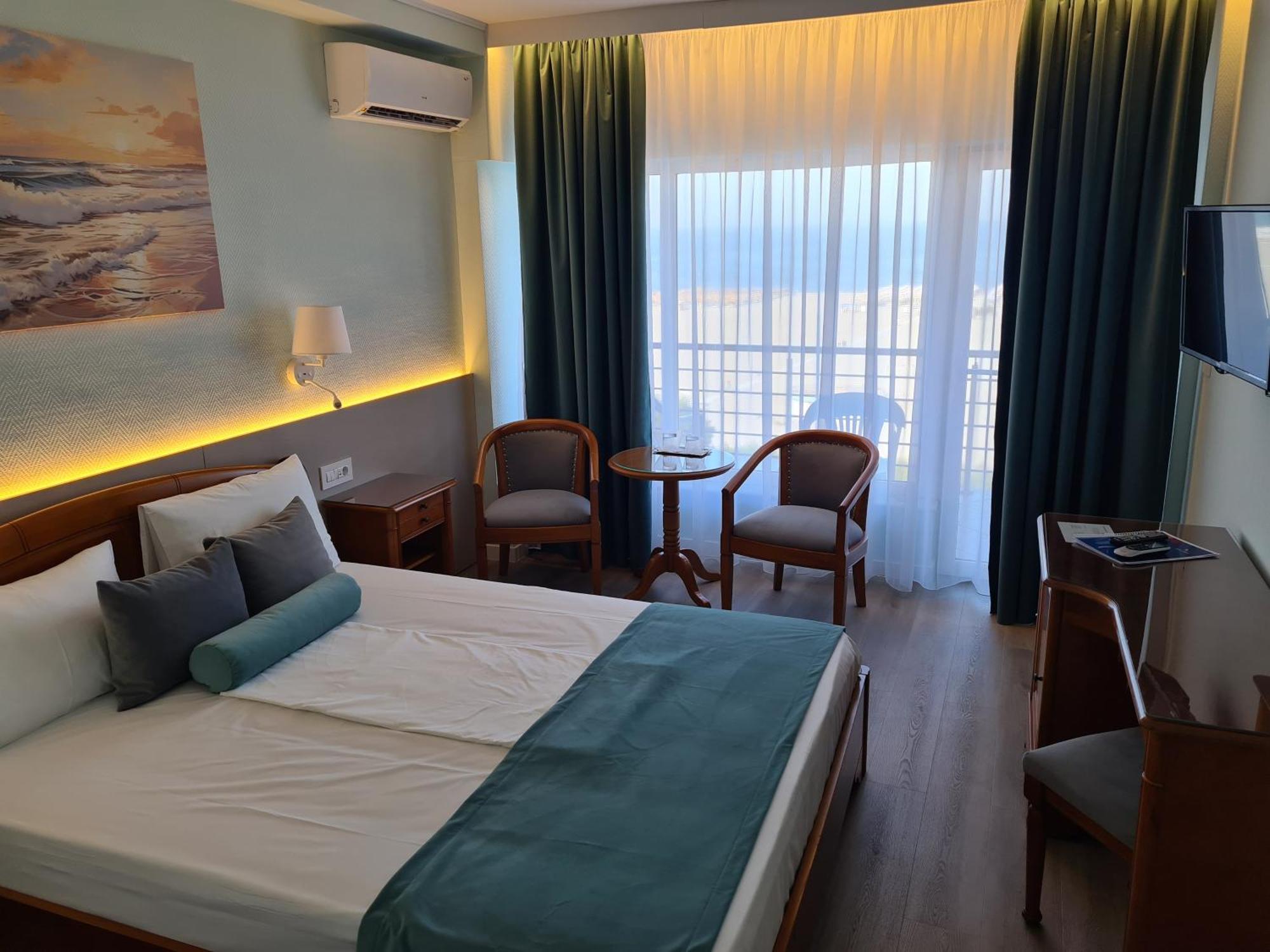 מאמאיה Hotel Comandor מראה חיצוני תמונה
