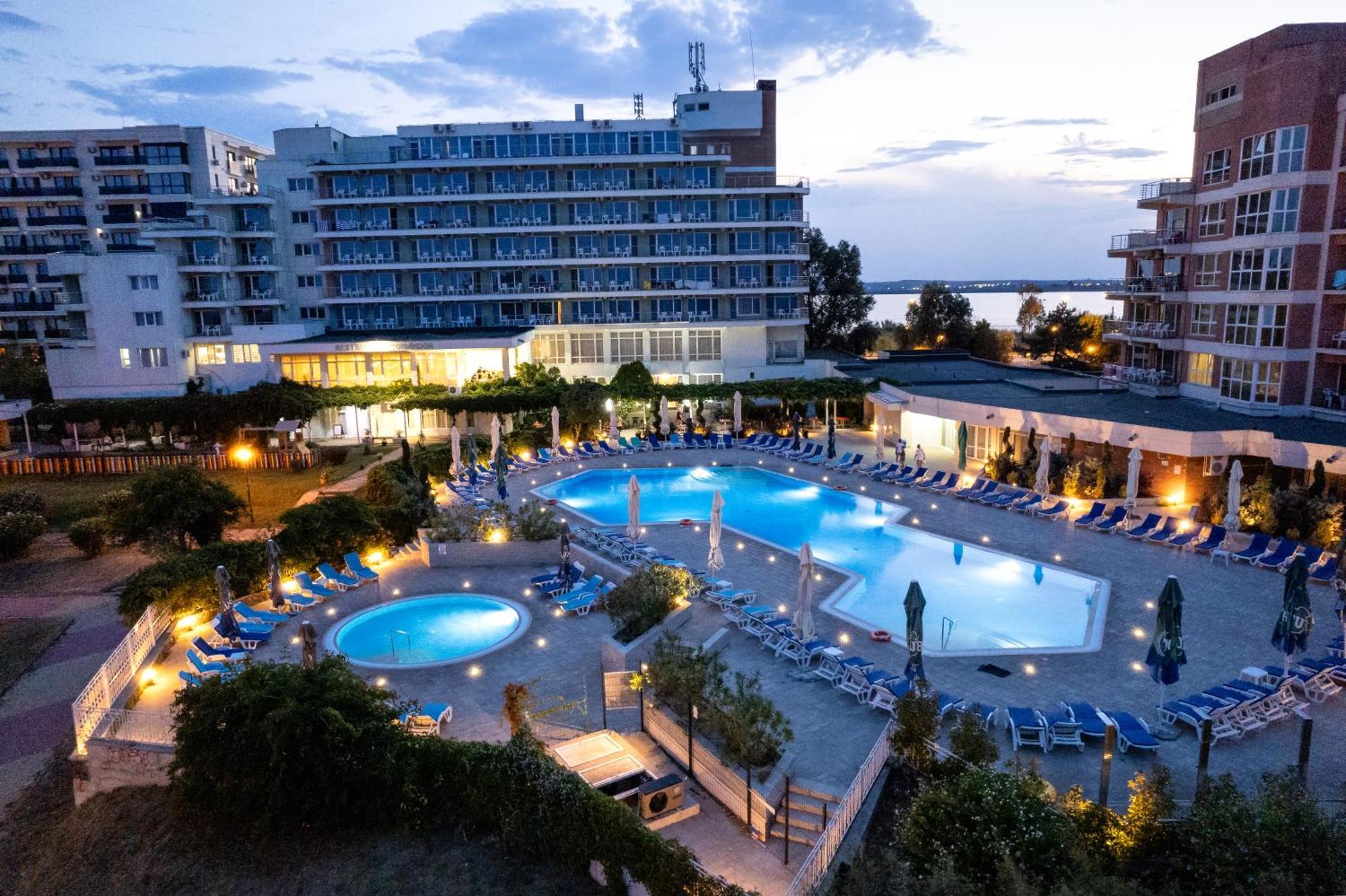 מאמאיה Hotel Comandor מראה חיצוני תמונה