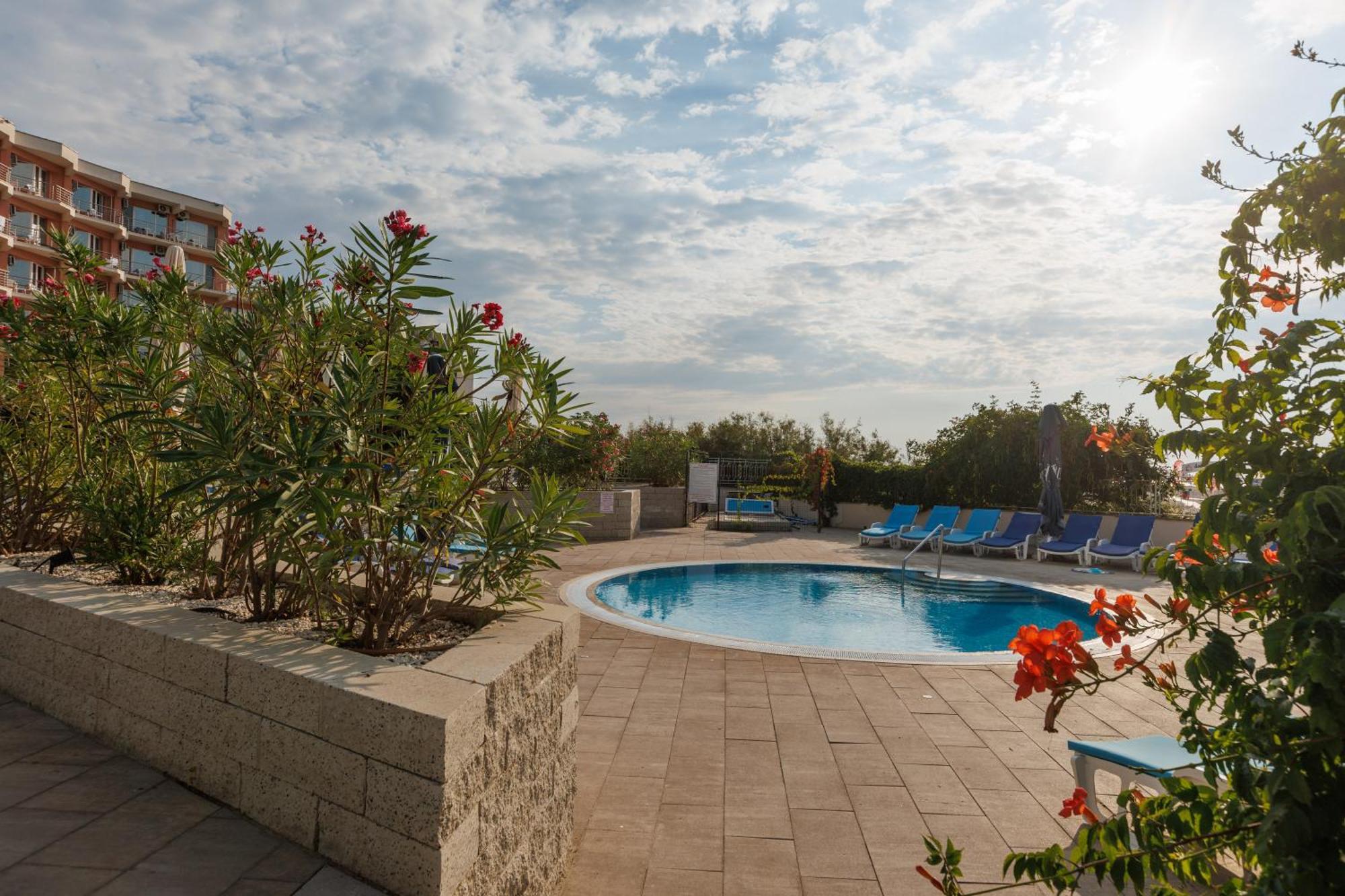 מאמאיה Hotel Comandor מראה חיצוני תמונה