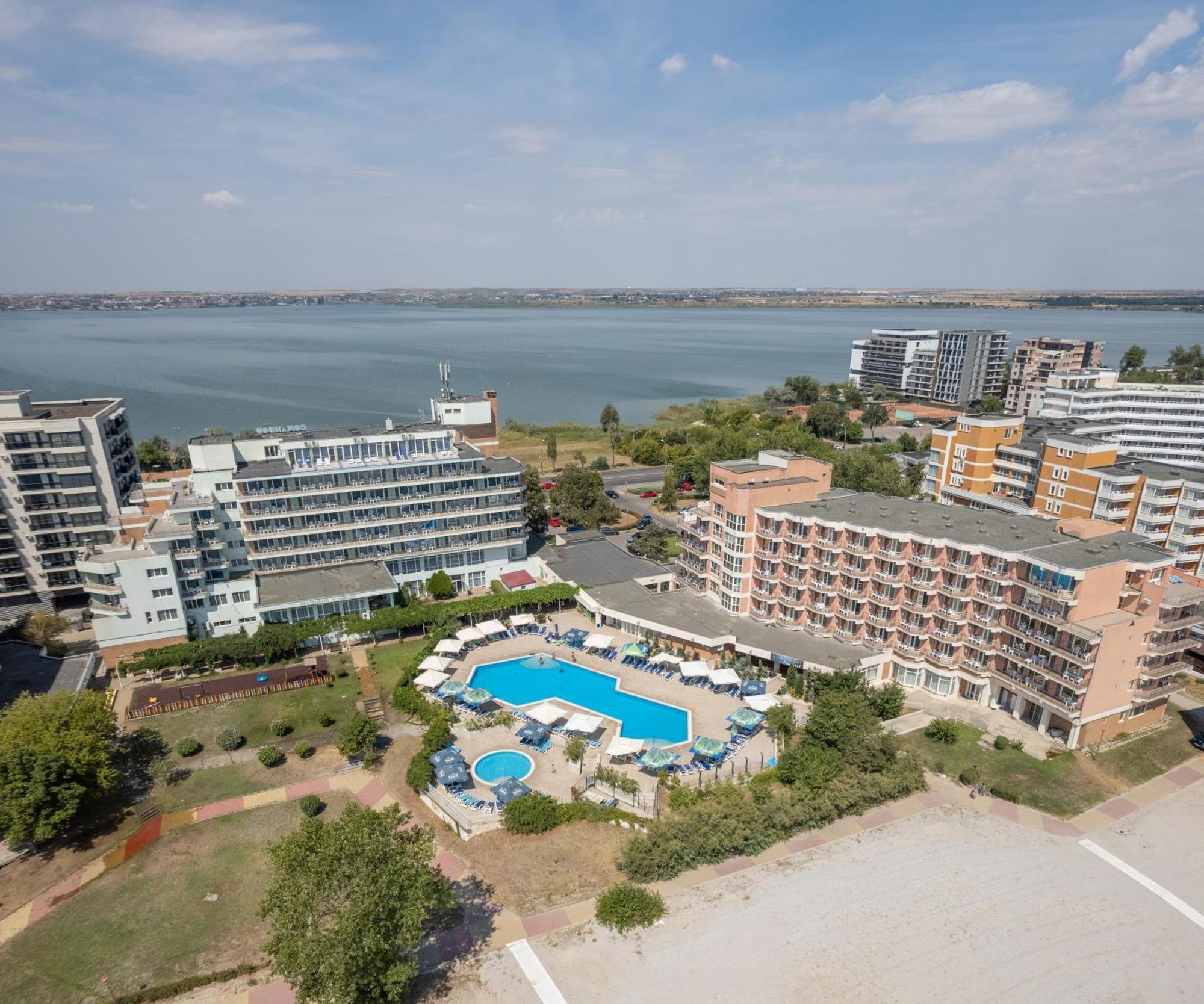 מאמאיה Hotel Comandor מראה חיצוני תמונה