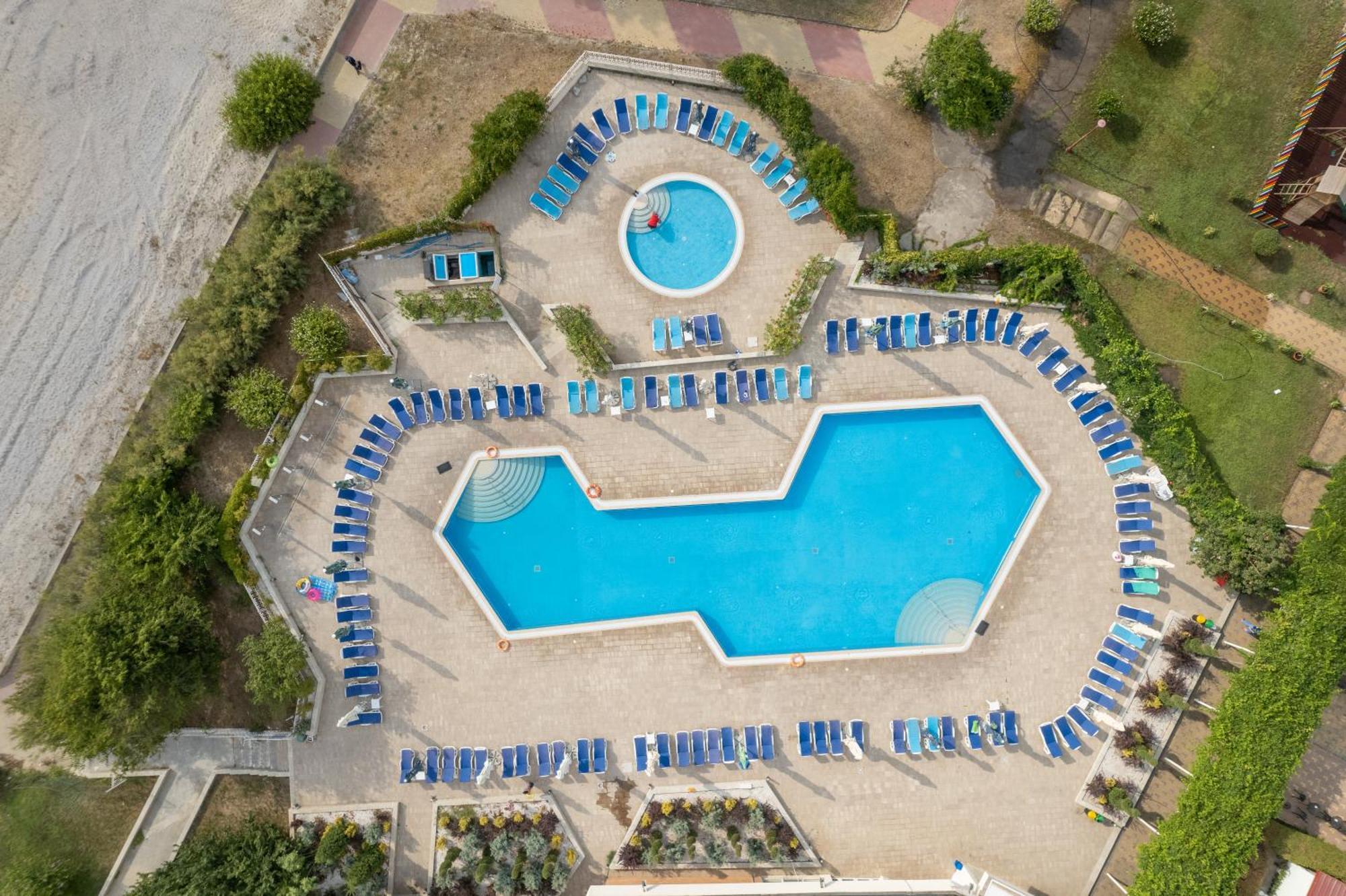 מאמאיה Hotel Comandor מראה חיצוני תמונה