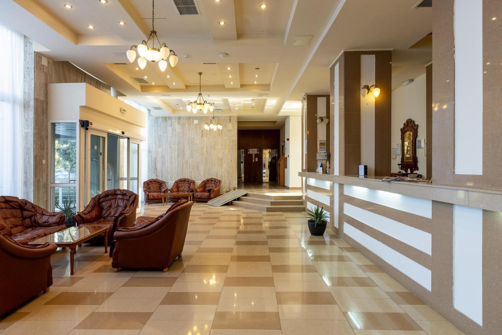 מאמאיה Hotel Comandor מראה חיצוני תמונה