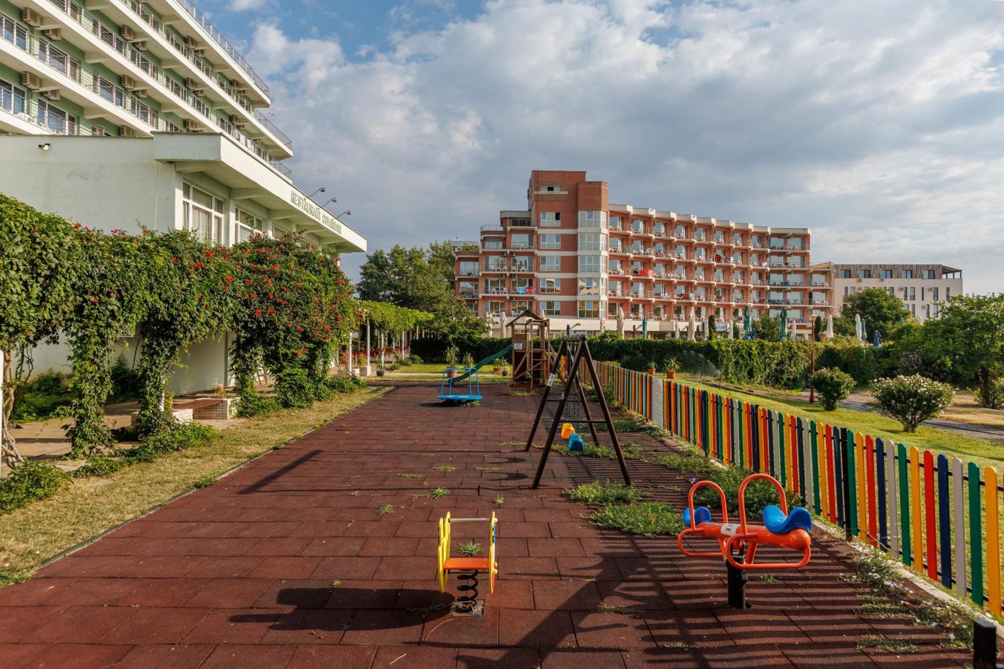 מאמאיה Hotel Comandor מראה חיצוני תמונה