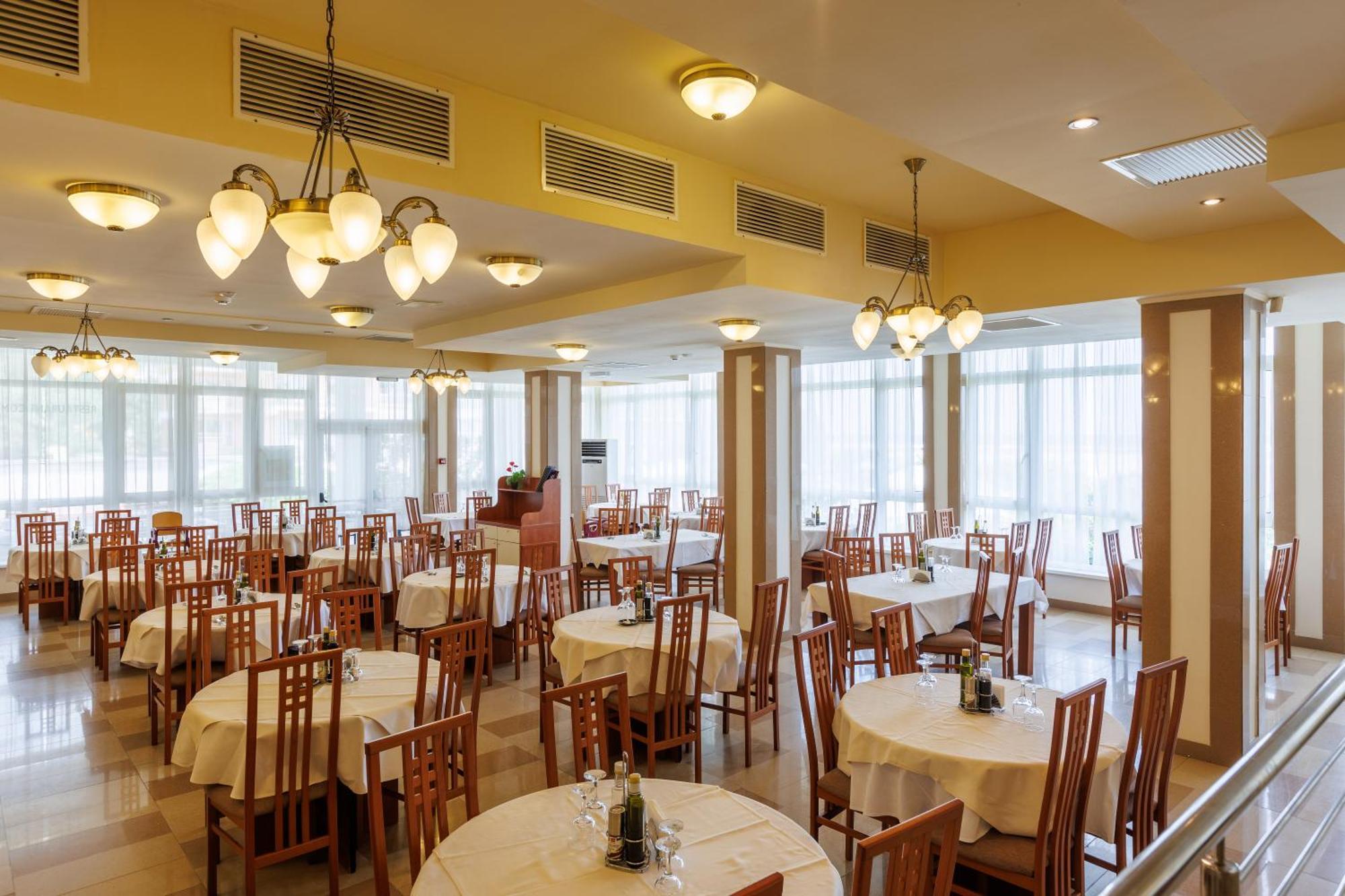 מאמאיה Hotel Comandor מראה חיצוני תמונה
