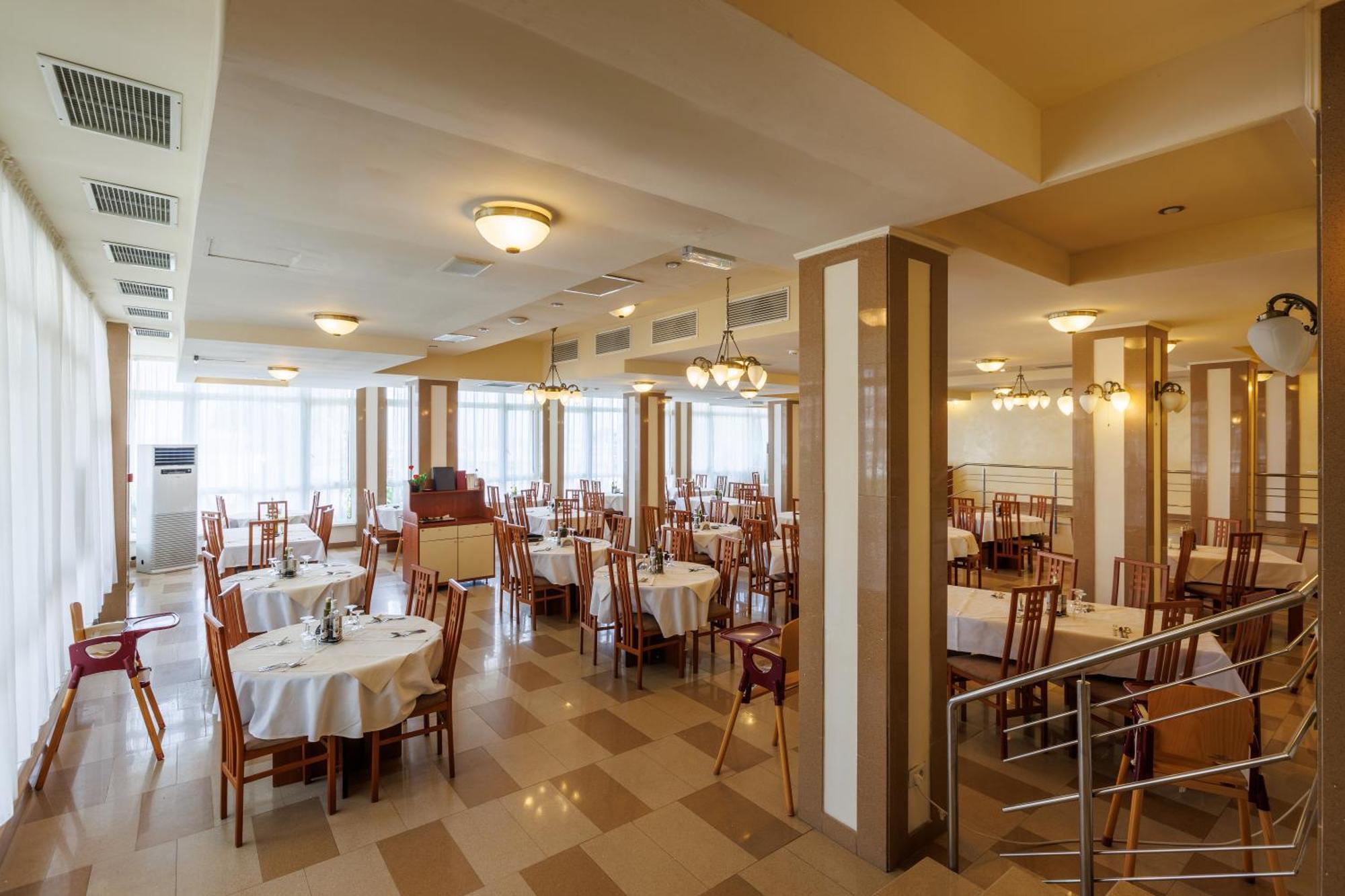 מאמאיה Hotel Comandor מראה חיצוני תמונה