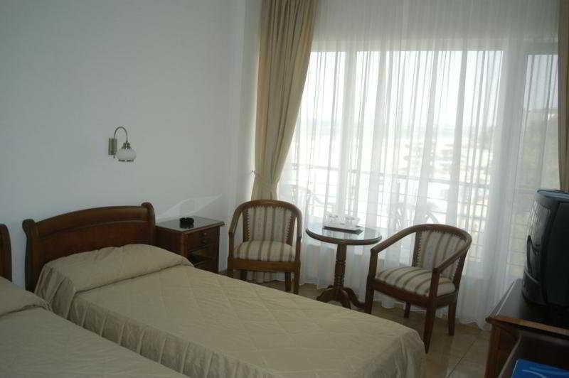 מאמאיה Hotel Comandor מראה חיצוני תמונה